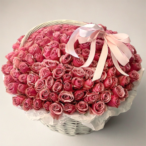 Композиция в корзине из 151 розы Ревиваль в Шатуре
