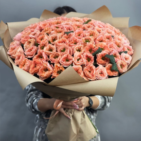 Букет "Персик" из 101 махровой розы Риджентс парк (60 см) в Шатуре