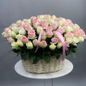 Композиция в корзине из 101 кенийской розы пастельный микс (40 см) в Шатуре