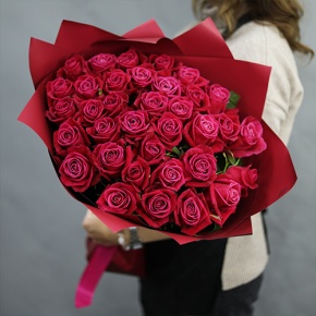 Букет из 35 малиновых роз Шангрила (50 см) в Шатуре
