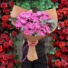 Букет  "Гармония" из 7 хризантем с эвкалиптом в Шатуре