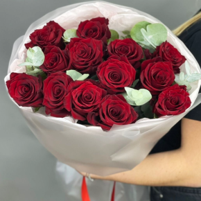 Букет из 13 роз Эквадор Эксплорер (60 см) в Шатуре