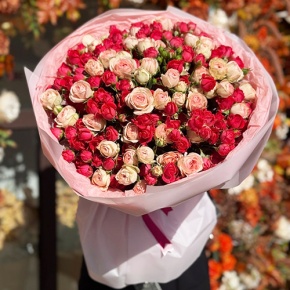 Букет из 35 кустовых роз микс (50 см) в Шатуре