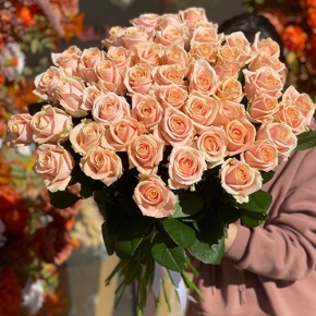 Букет из 51 персиковой розы (60 см) в Шатуре