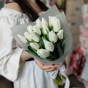 Букет из 15 белых тюльпанов в Шатуре