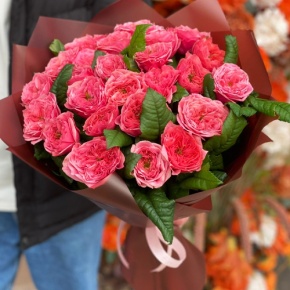 Букет из 25 махровых пионовидных роз Риджентс парк  (60 см) в Шатуре