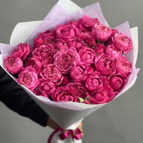 Букет из 11 кустовых пионовидных роз Джульетта в Шатуре