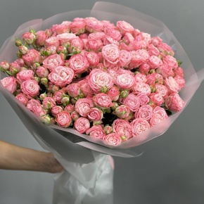 Букет из 33 кустовых пионовидных роз Бомбастик (60 см) в Шатуре