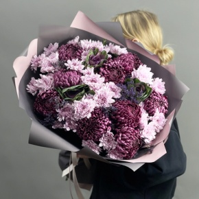 Букет "Виолетта" из хризантем Бигоуди, лимониума, брассики и кустовых хризантем в Шатуре