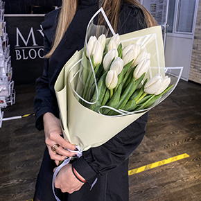 Букет 15 белых тюльпанов в Шатуре