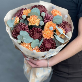 Букет "Персиковый раф" из хризантем Бигоуди, краспедии и диантусов в Шатуре