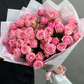 Букет из 11 нежных кустовых роз в Шатуре