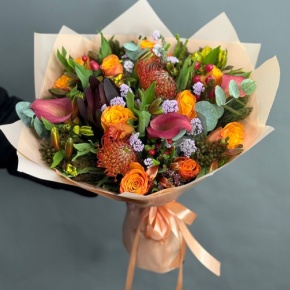 Букет "Даниэлла" из калл, роз, гиперикума, сафари, капса и лейко в Шатуре