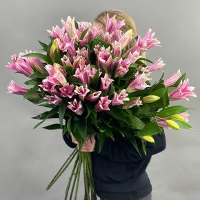 Букет из 17 розовых лилий в Шатуре
