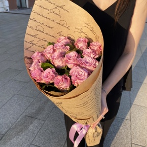 Букет из 15 роз Меритим в крафте (60 см) в Шатуре