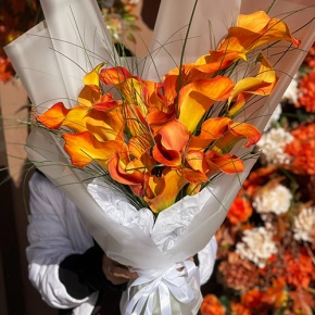 Монобукет из 21 оранжевой каллы в Шатуре