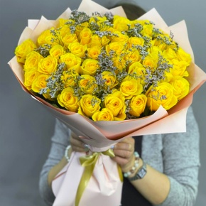 Букет из 51 лимонной розы с лимониумом в Шатуре