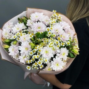 Букет "Сиэтл" из хризантем, альстромерий и ромашек в Шатуре