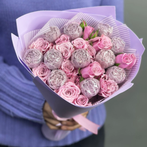 Букет из шоколадных пионов и кустовых роз в Шатуре