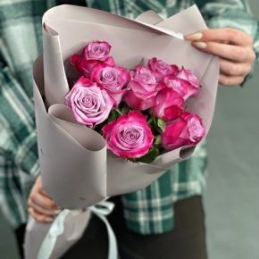 Букет "Сесилия" из 9 фиолетовых роз кения (40 см) в Шатуре