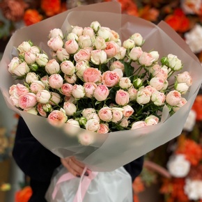 Букет из 35 нежных кустовых роз (40 см) в Шатуре