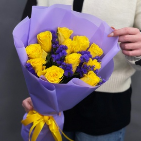 Букет "Лейкерс" из лимонных роз и статицы в Шатуре
