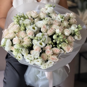 Букет "Пассаж" из эустом и кустовых роз в Шатуре