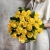 Букет из 25 лимонных роз с рускусом (40 см) в Шатуре Букет из 25 лимонных роз с рускусом (40 см) в Шатуре