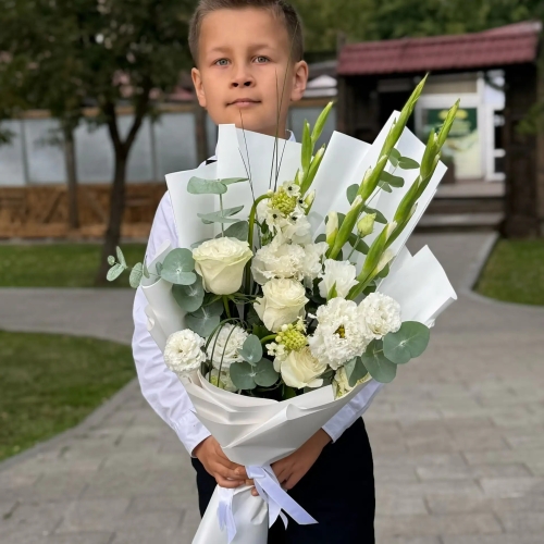 Букет на 1 сентября с гладиолусами, розами, эустомой и орнитогалумом в Шатуре