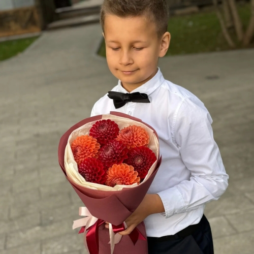 Букет из 7 сезонных георгин в Шатуре