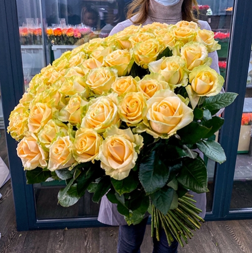 75 роз Аваланж (70 см) в Шатуре