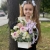Композиция с георгинами на 1 сентября в белом ящике в Шатуре